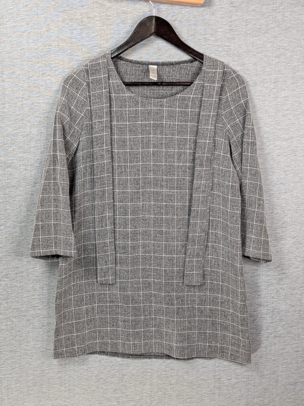 Windowpane Tie-Neck Tunic Top - Picture 2 of 9